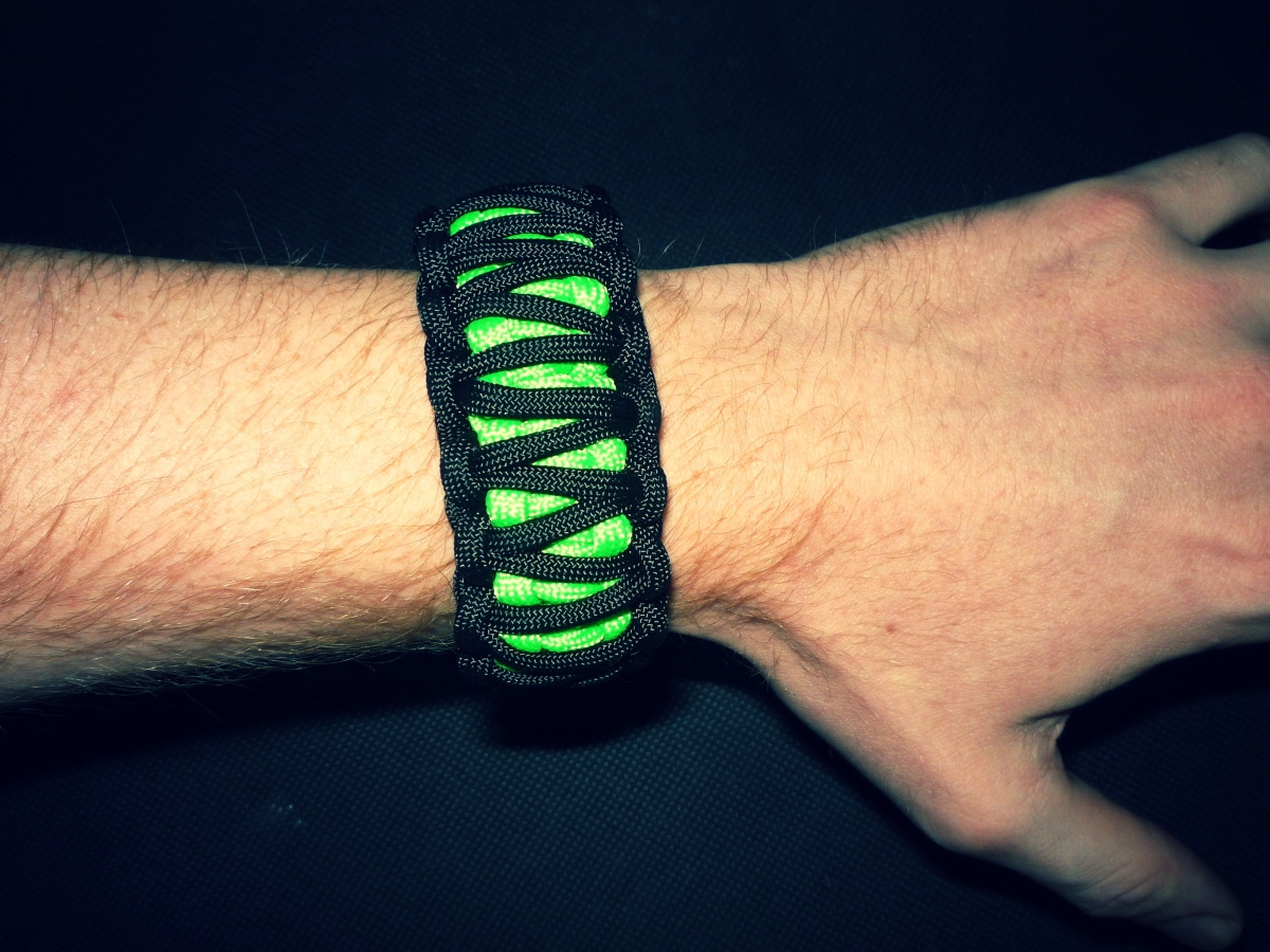 5-paracord-naramek
